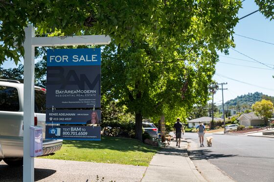 Home Prices Soar in Frenzied U.S. Market Drained of Supply