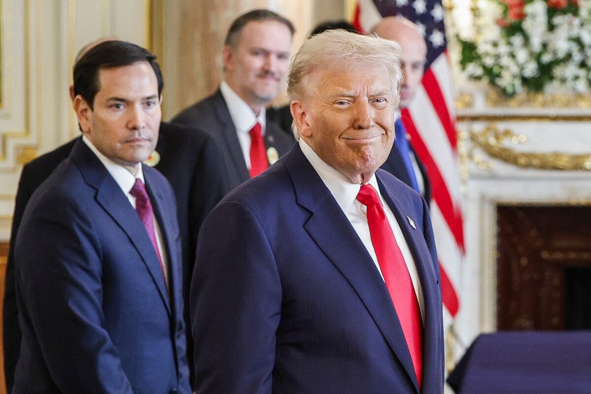 Trump: Rõ ràng là tôi sẽ không được phép tranh cử nhiệm kỳ thứ ba Trump: Rõ ràng là tôi sẽ không được phép tranh cử nhiệm kỳ thứ ba