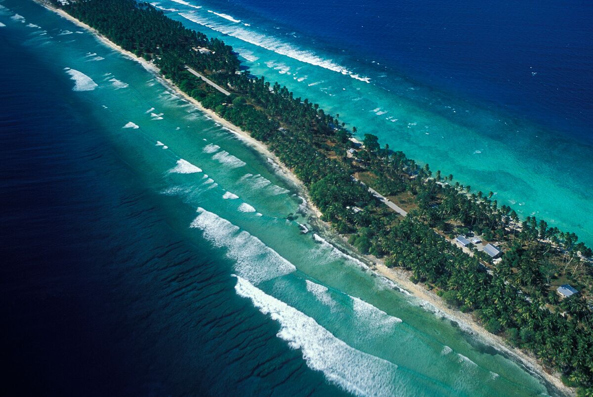 Marshall Islands Preparing a Cryptocurrency, Two Officials Say - Bloomberg