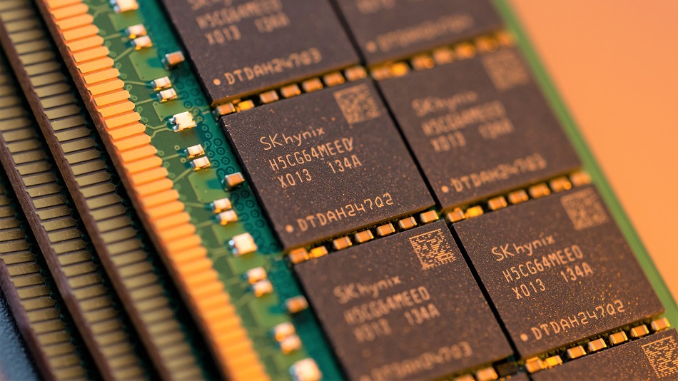 Watch SK Hynix Posts Surprise Profit on High-End Chips Demand - Bloomberg