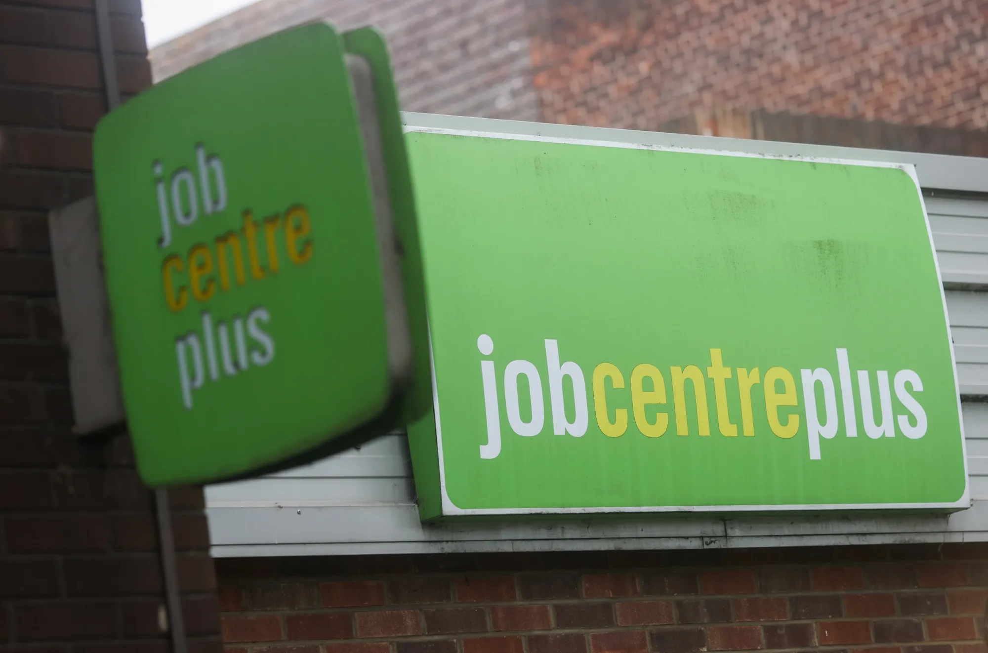 Daily Life Ahead of U.K. Labor Market Statistics