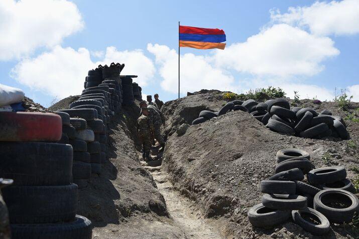 TOPSHOT-ARMENIA-AZERBAIJAN-CONFLICT