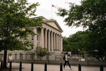 US Plans Record $100 Billion Bill Sale As Borrowing Needs Mount