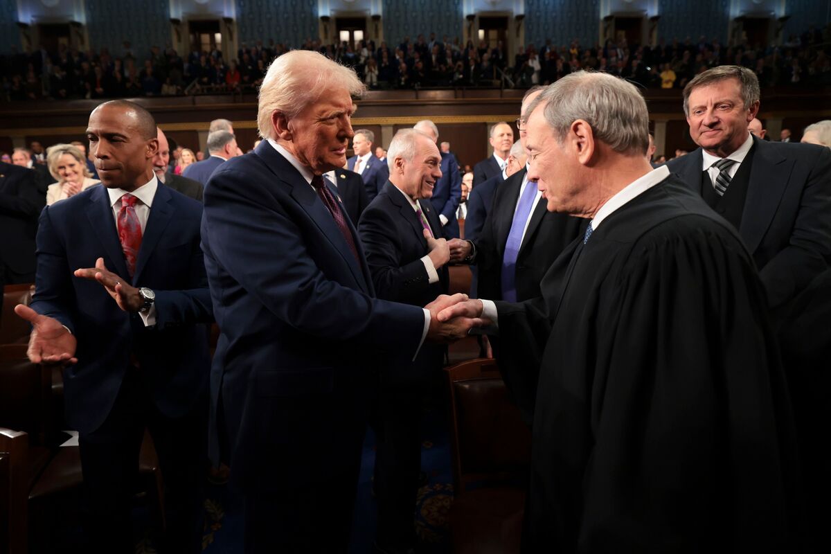 Supreme Court Keeps Backing GOP Even as Justices Say They Don’t Play Politics