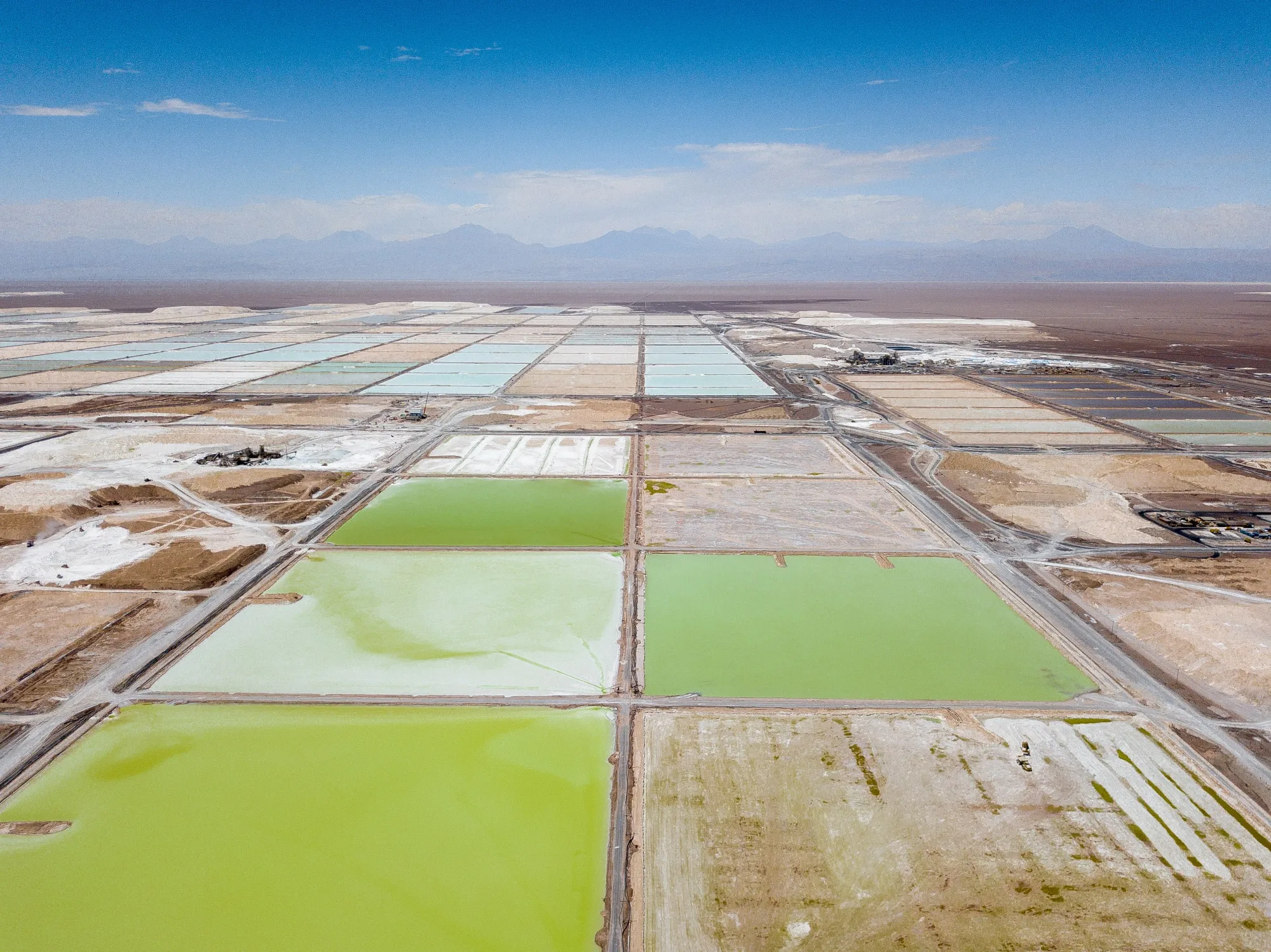 Rio Tinto Arrives in Lithium Market With a Survival-of-the-Fittest  Mentality - Bloomberg