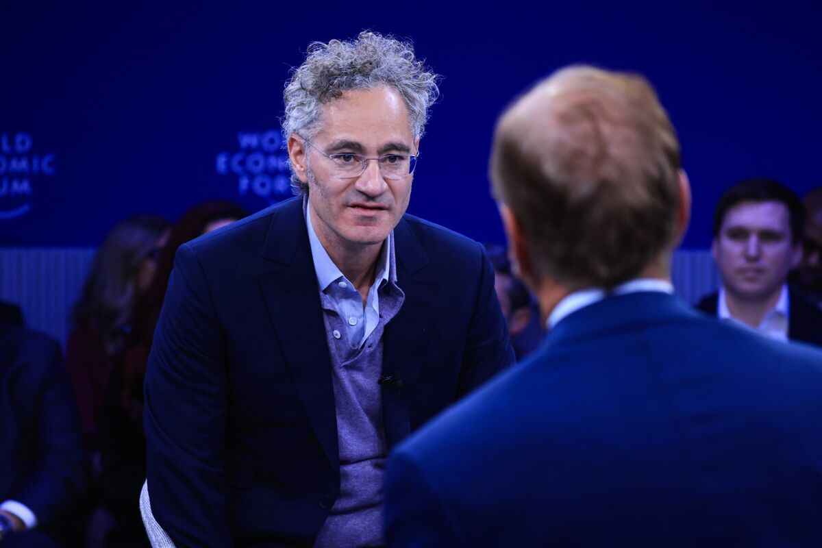 Palantir Proves Resilience in Software Selloff