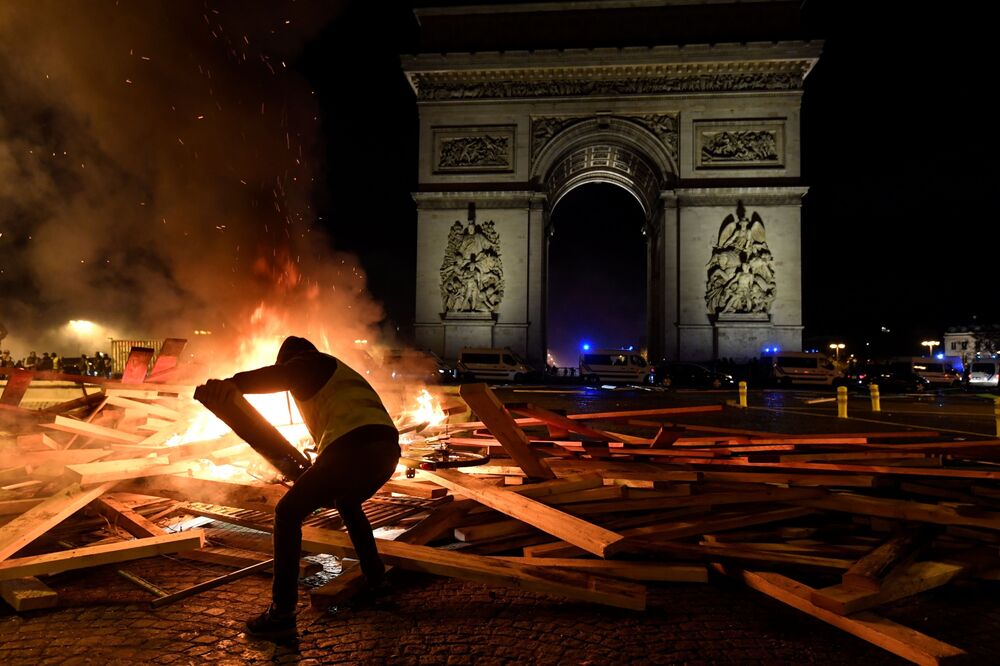 Fire On The Champs Elysees Inside The Paris Gas Tax