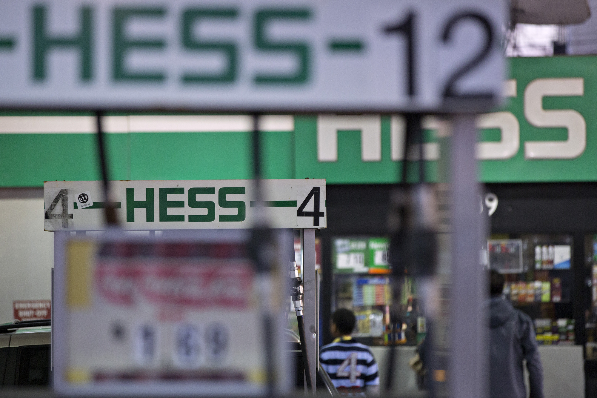 Chevron to Buy Hess for $53 Billion in Latest Oil Megadeal - Bloomberg