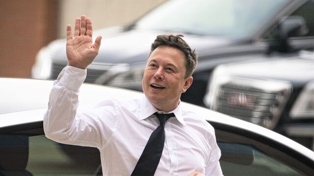Elon Musk Twitter Followers Say He Should Sell a $21 Billion Tesla Stake -  Bloomberg