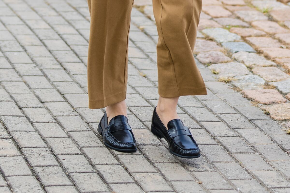 The Sneaker Bubble Is Bursting Around Investors