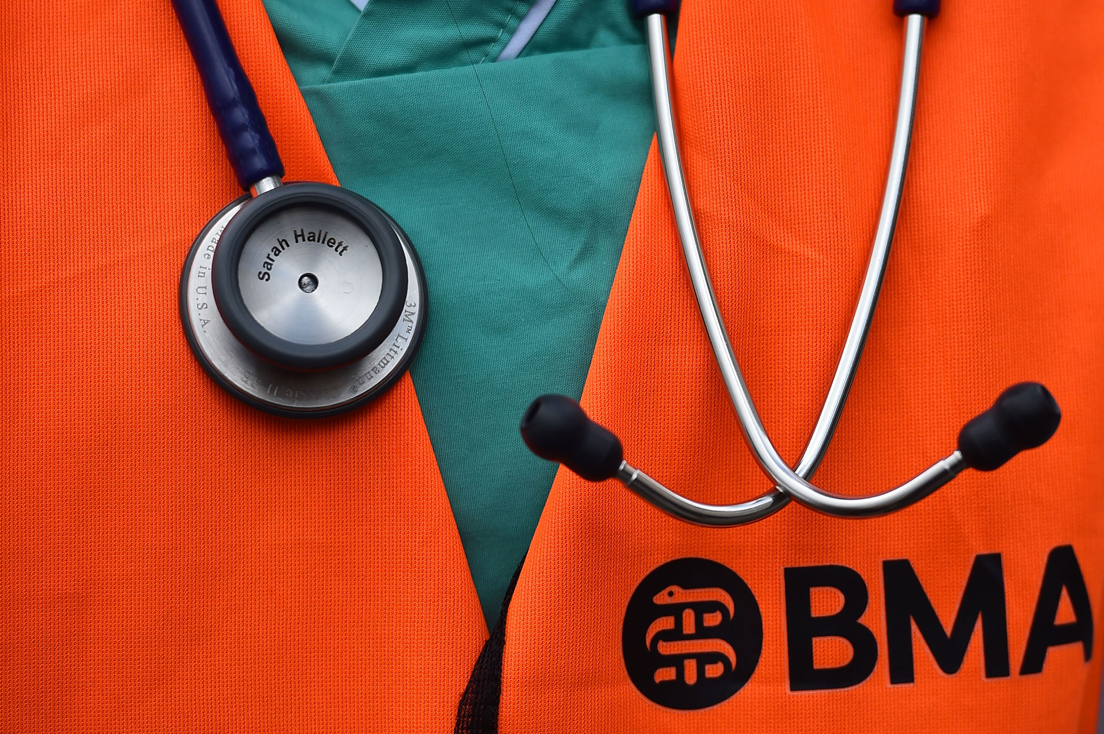BMA surrenders junior doctor contract strike mandate