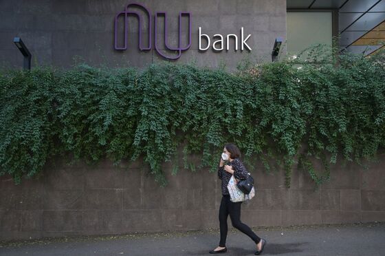 Nubank Analysts to Weigh Premium to Rivals After Blockbuster IPO