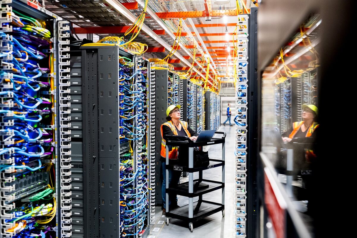 AI’s $5.8 Trillion Buildout Needs Every Bond Flavor It Can Sell
