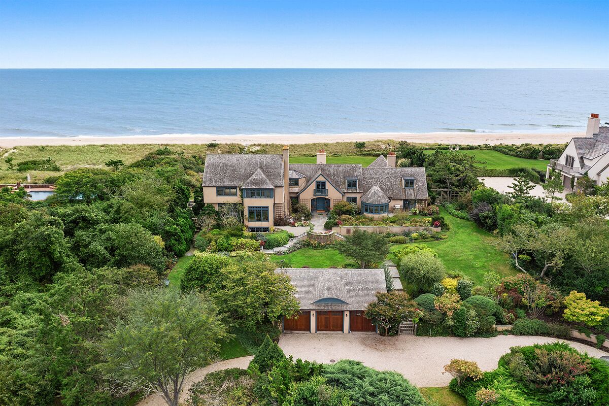 Home Prices Hit Record Big Purchases in Hamptons Drive Up Cost as