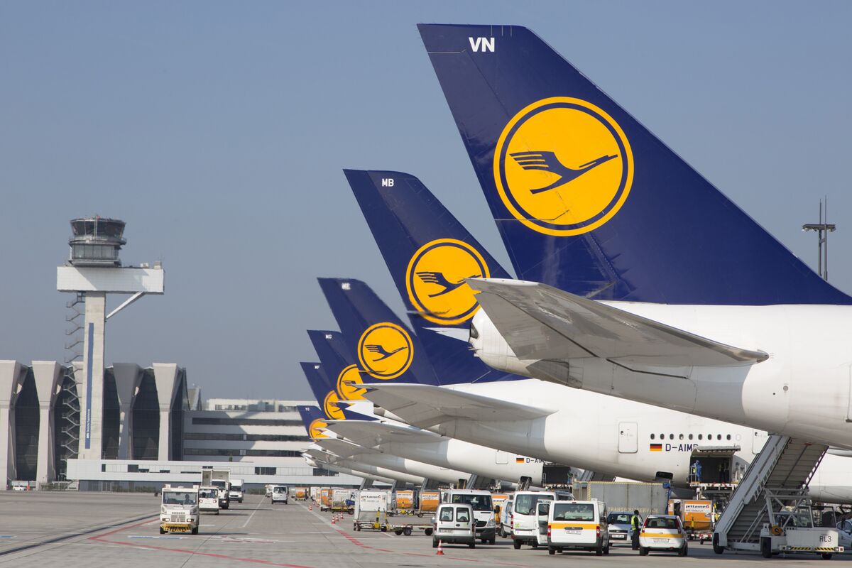 Lufthansa’s Dreamliner Business-Class Limit to Last Longer, HB Reports