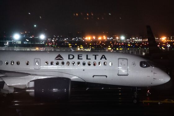 Delta Debuts Its Newest Jet in Rival Carrier Territory