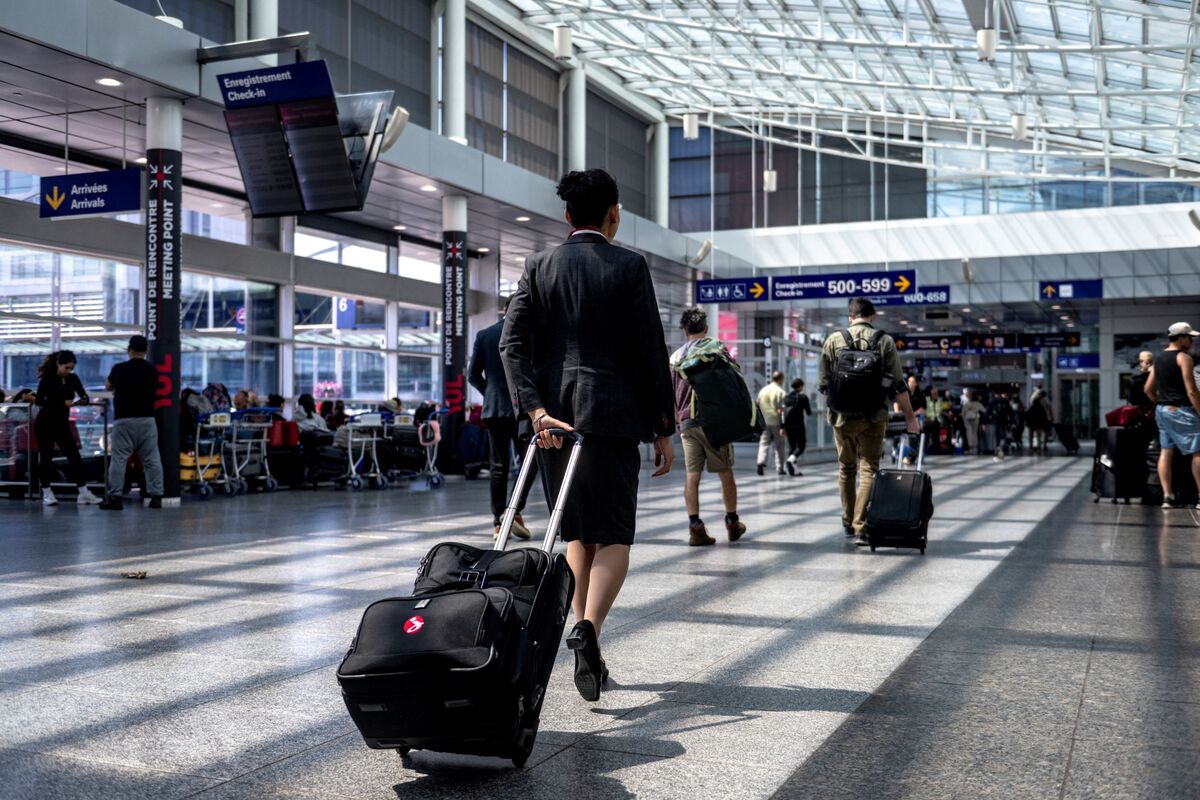 Canada May ‘Redeploy’ Capital Tied up in Airports, Carney Says