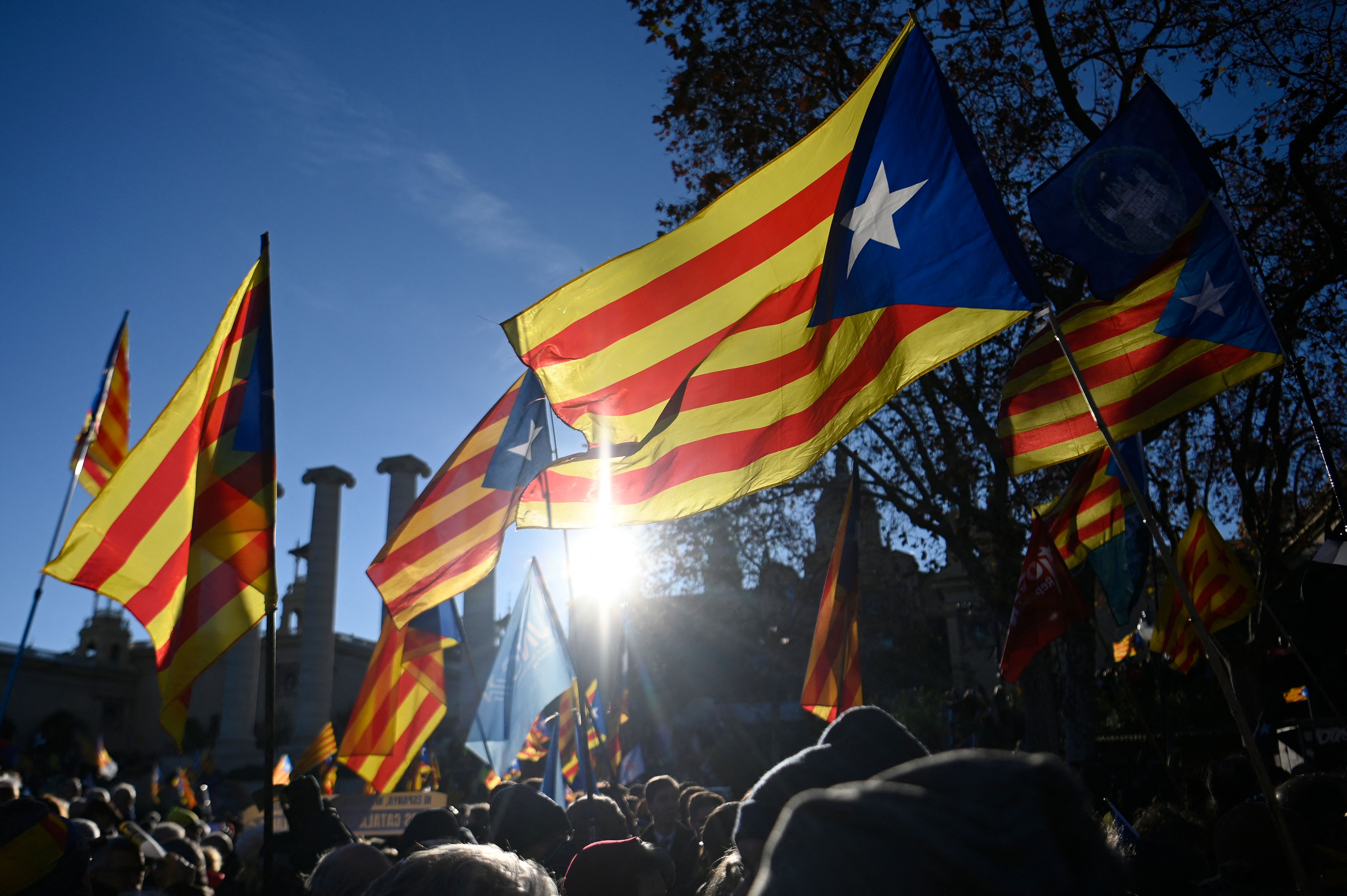 Catalans more negative on government than others in Spain