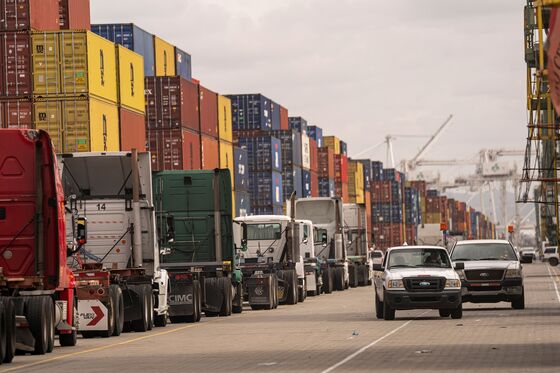 Smaller U.S. Ports Pitch for Cargo as California’s Logjams Swell