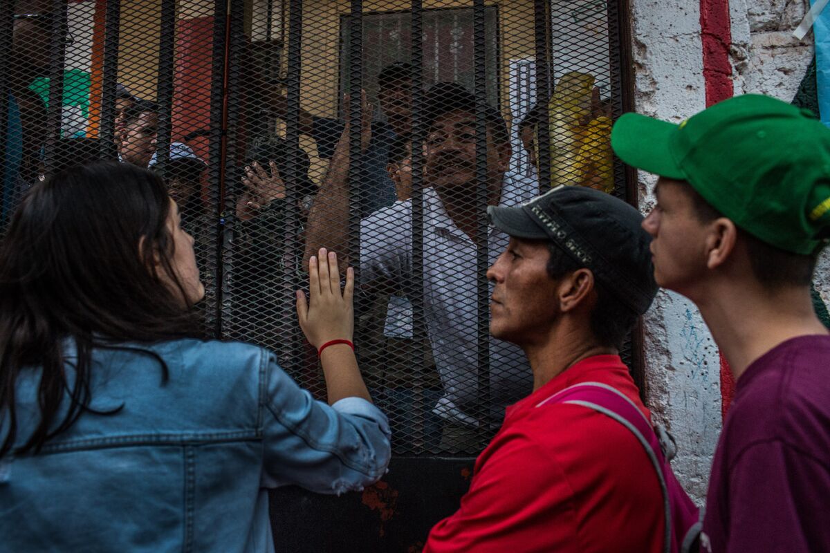 Honduras Slips Deeper Into Political Crisis World Is Crazy   1200x800 