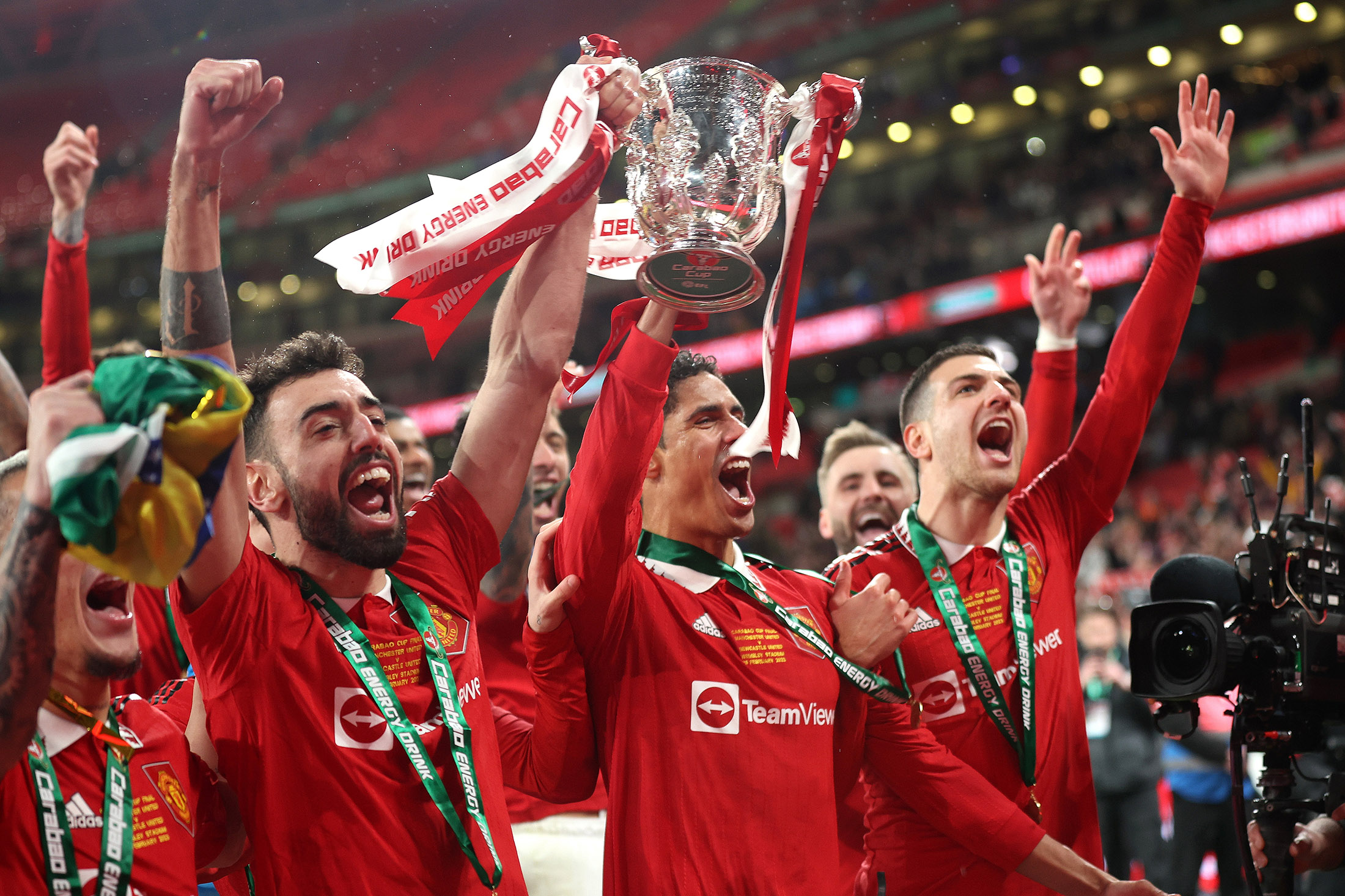 Manchester United Beats Newcastle To End Six Year Wait For Trophy 