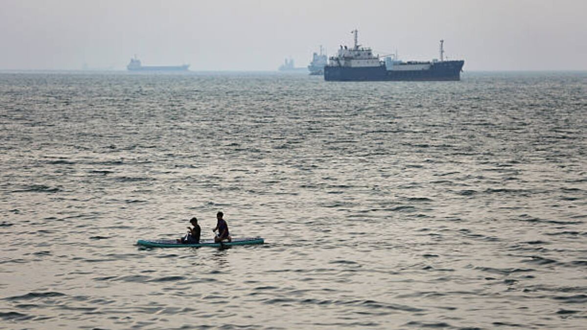 US, Iran in Battle to Control Strait of Hormuz