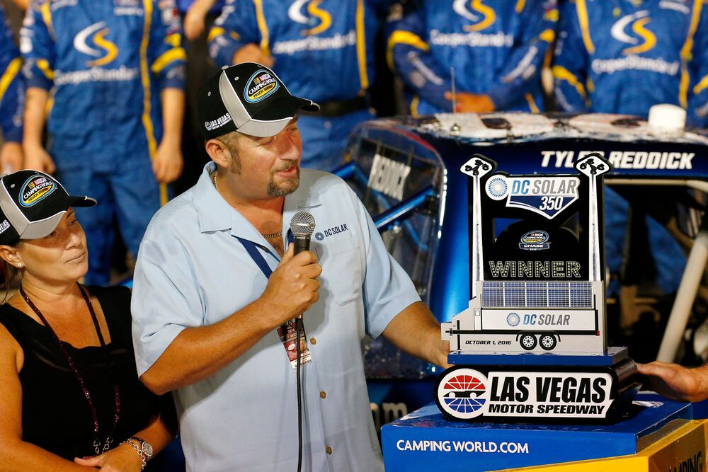 AUTO: OCT 01 NASCAR Camping World Truck Series - DC Solar 350