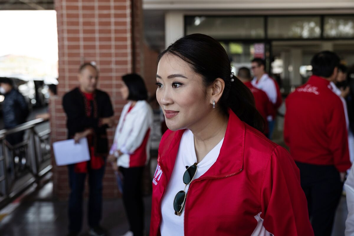 La fille de Thaksin élargit son avance pour la Premiership thaïlandaise dans un sondage