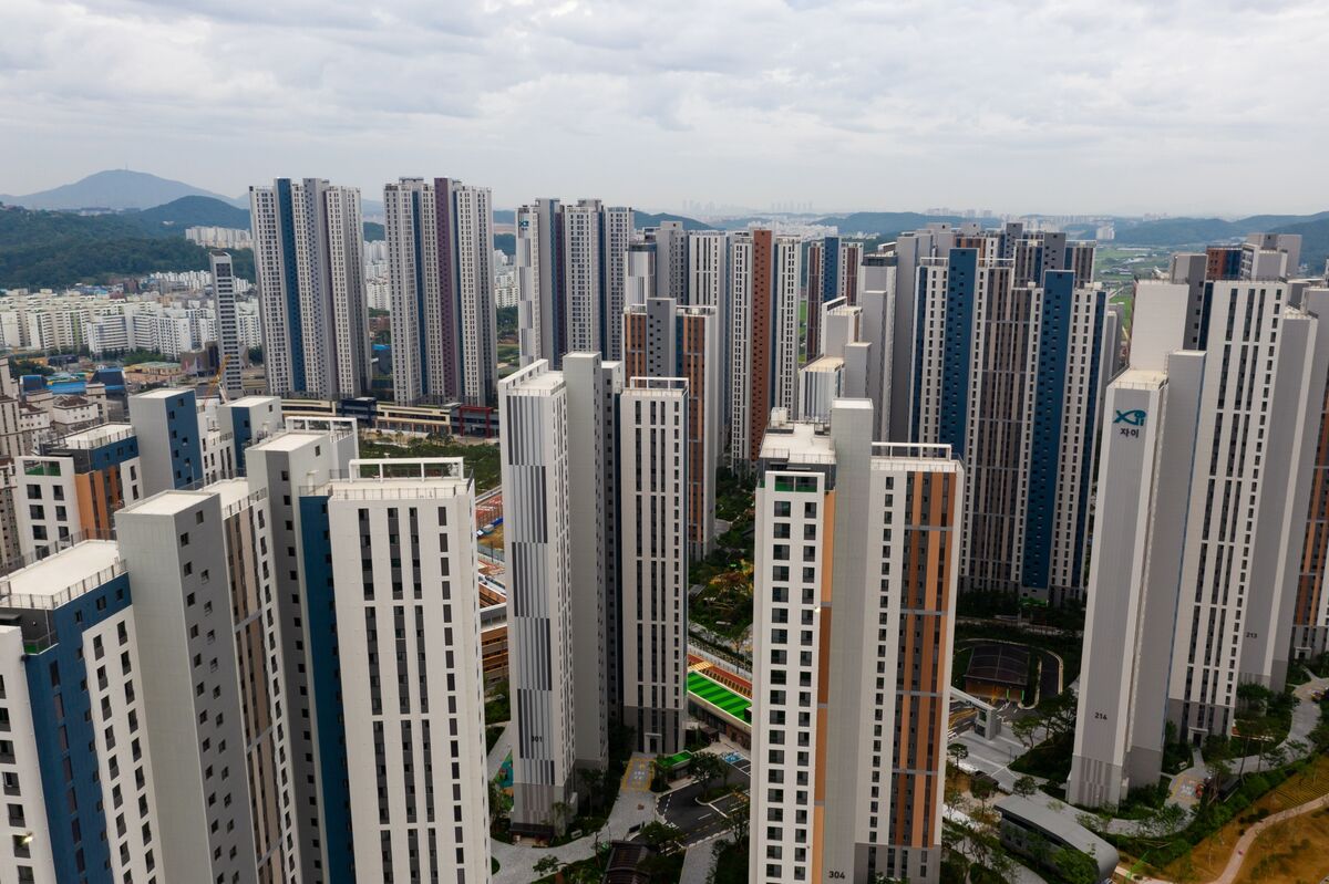 South Korea’s Housing Market Falls Most Since Global Financial Crisis Bloomberg