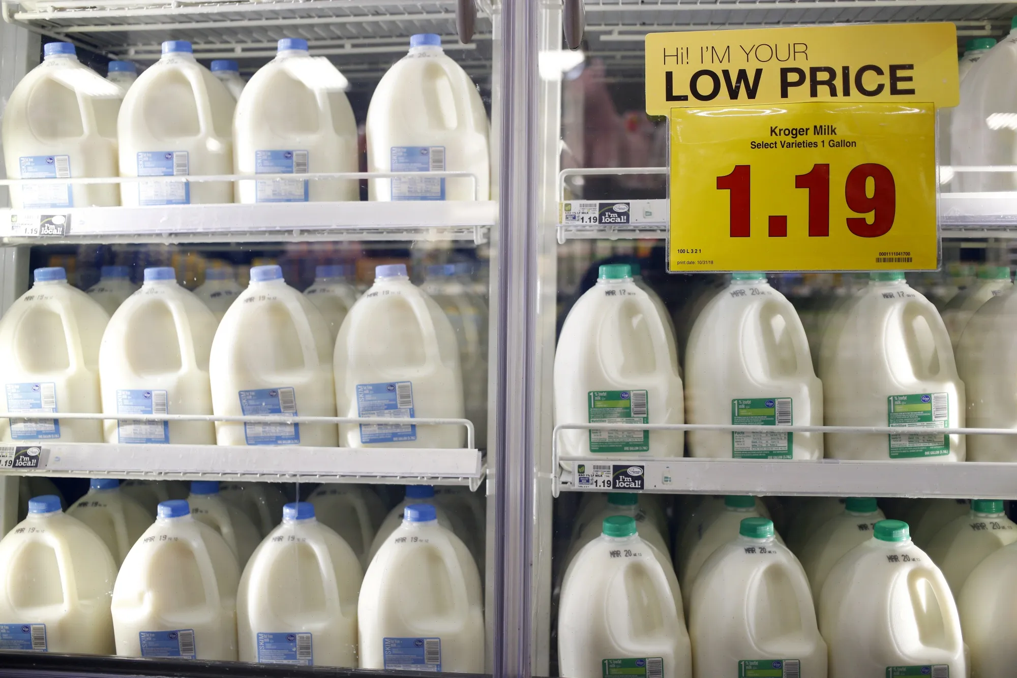 Gallons of milk are displayed for sale at a&nbsp;supermarket in Louisville, Kentucky, U.S.