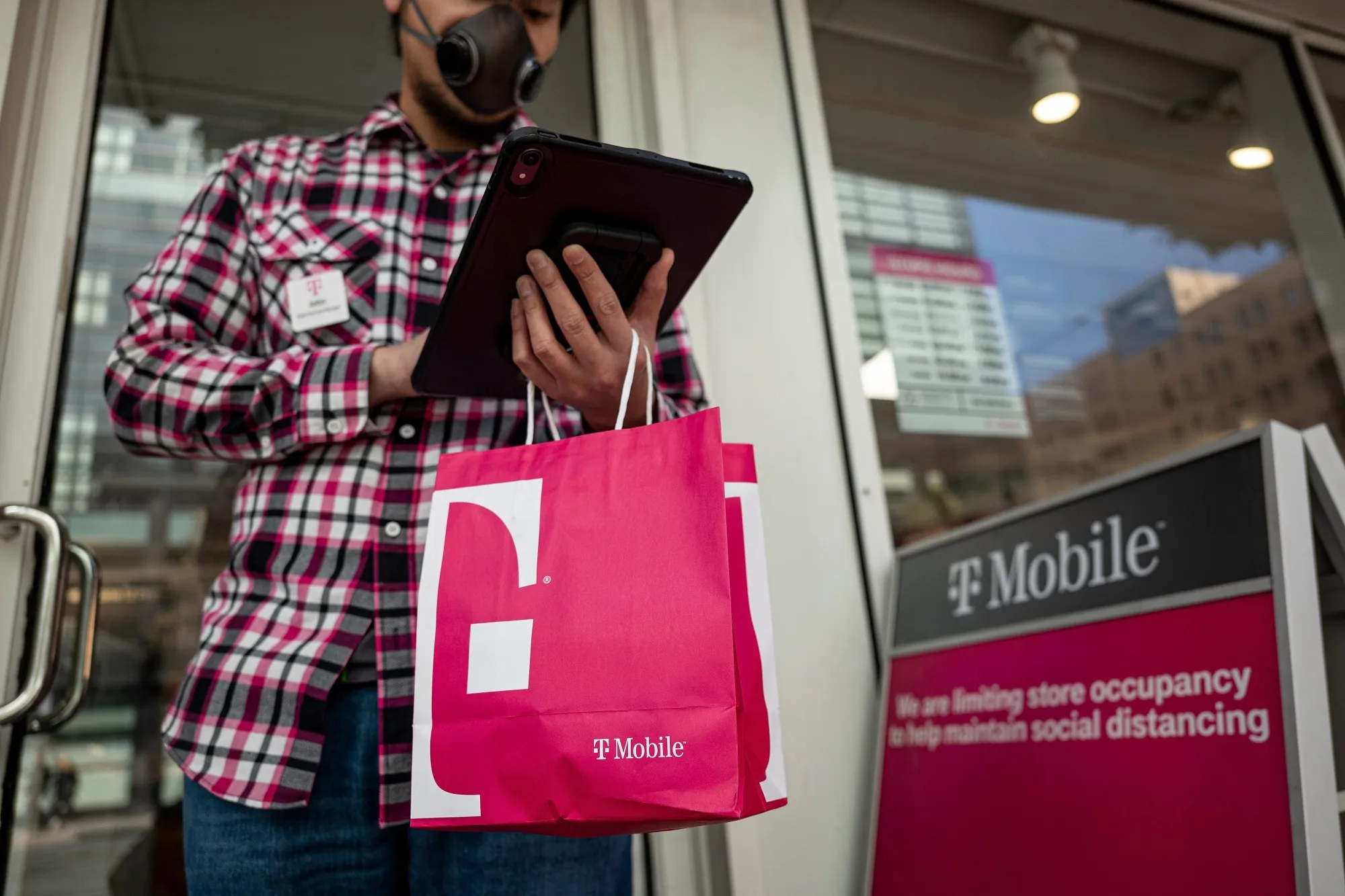 T-Mobile Kicks Off $3 Billion Bond Sale To Buy 5G Spectrum