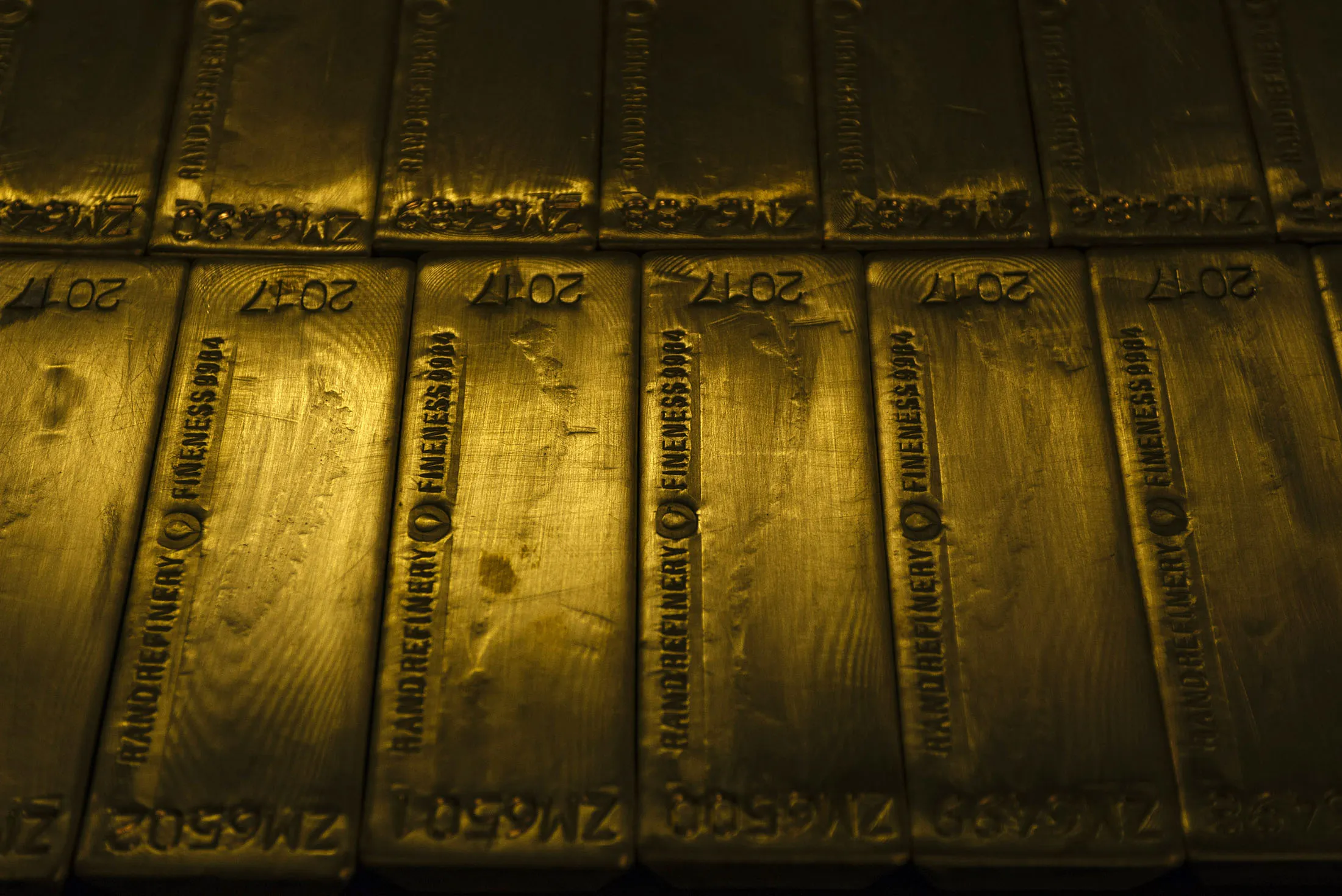 Bitcoin and Beyond. Blockchain Targets $27 Billion Gold Market - Bloomberg