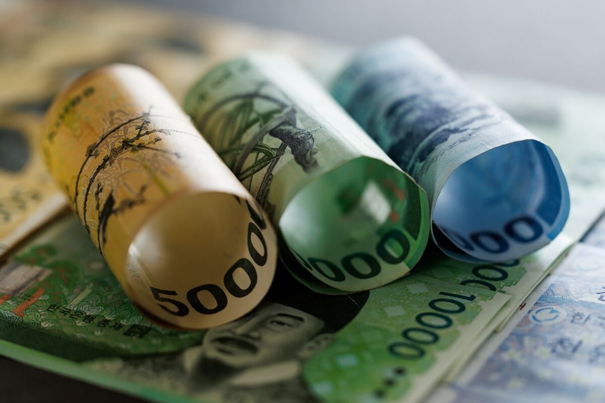South Korean Won Advances Past Key Level of 1,400 Per Dollar