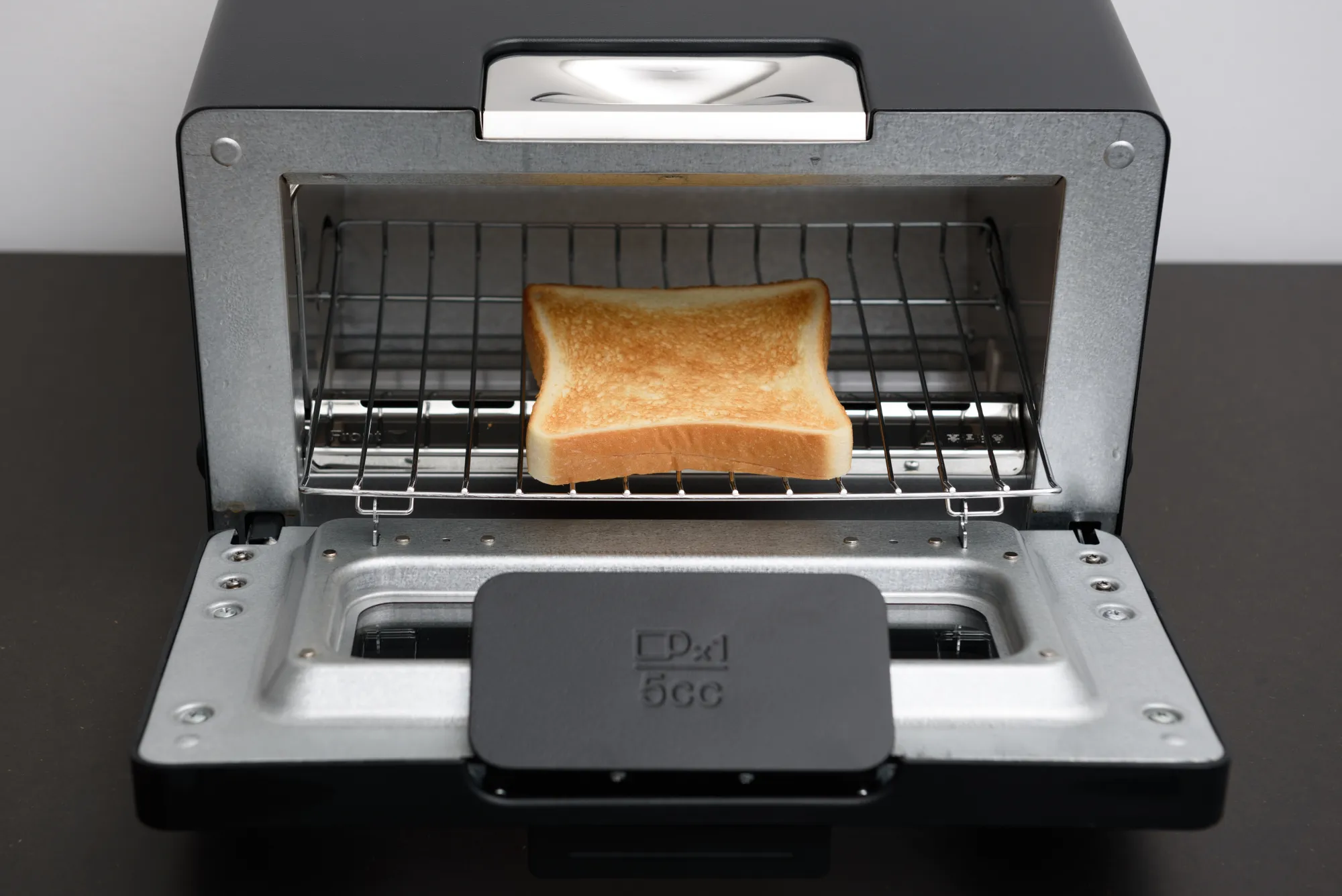 A Balmuda toaster. 