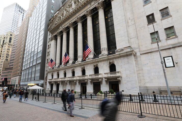 Stocks Continue To Slide As Concerns Rise Over Conflict In Ukraine