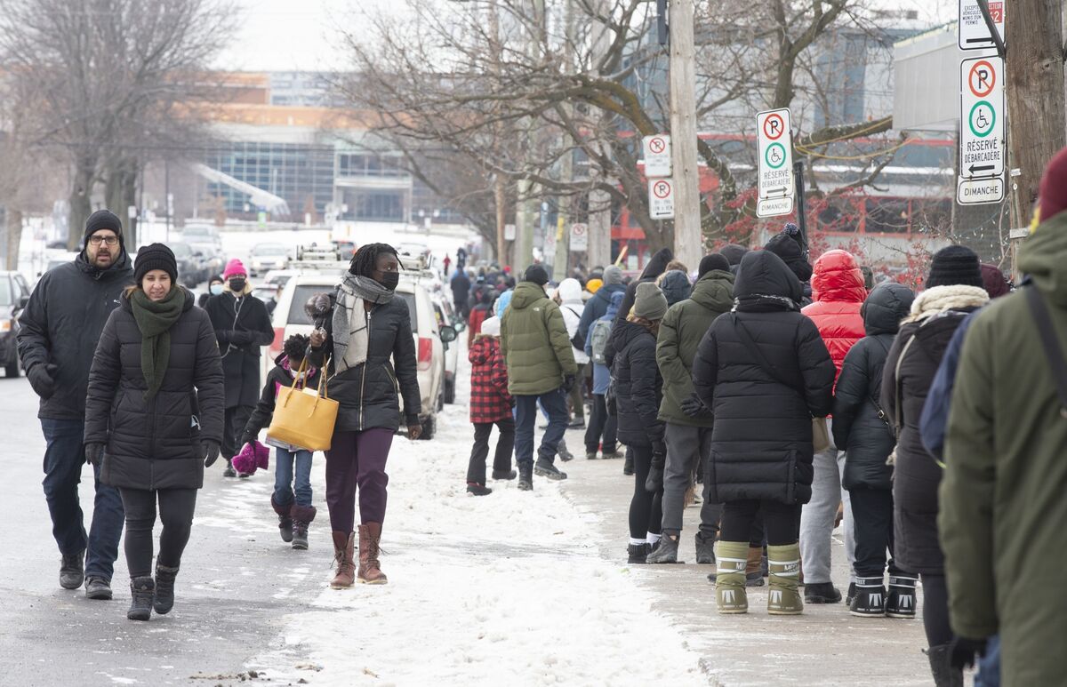 Ontario Quebec Weigh Shorter Isolation Period After CDC Shift Bloomberg   1200x773 