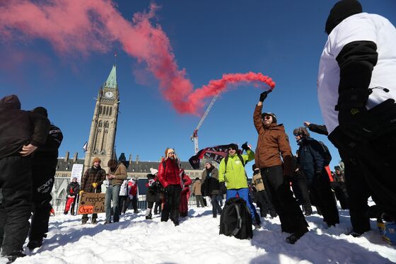 Trucker Vaccine Rule Brings Polarizing Protest to Canada’s Capital