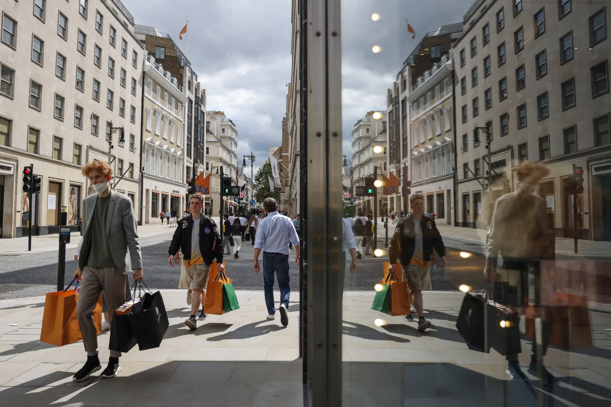 U.K. Retail as Inflation Posts Temporary Slowdown