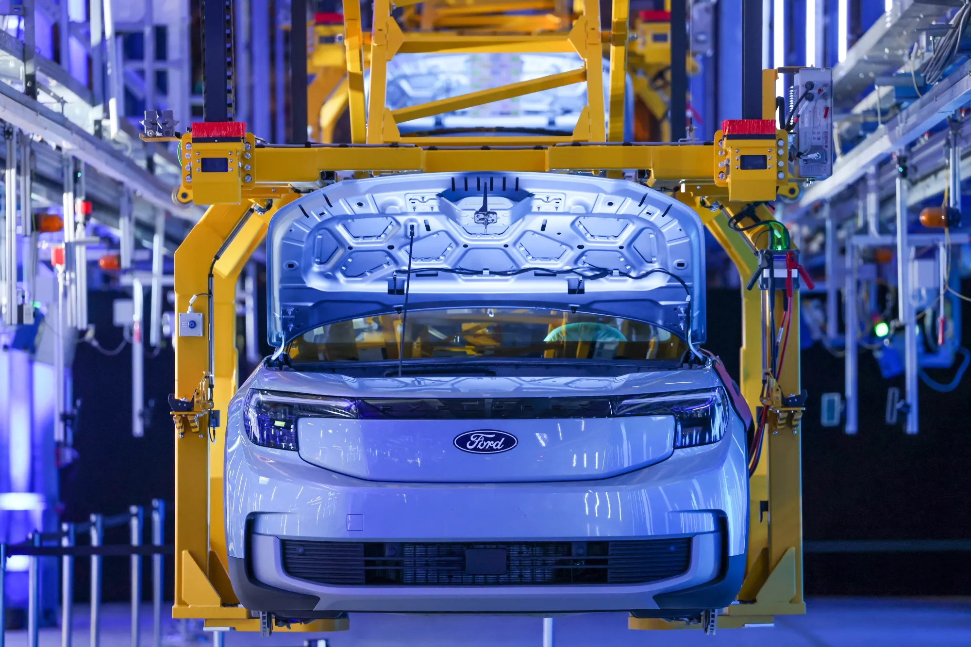 Electric Ford Explorer SUV assembly in Cologne.