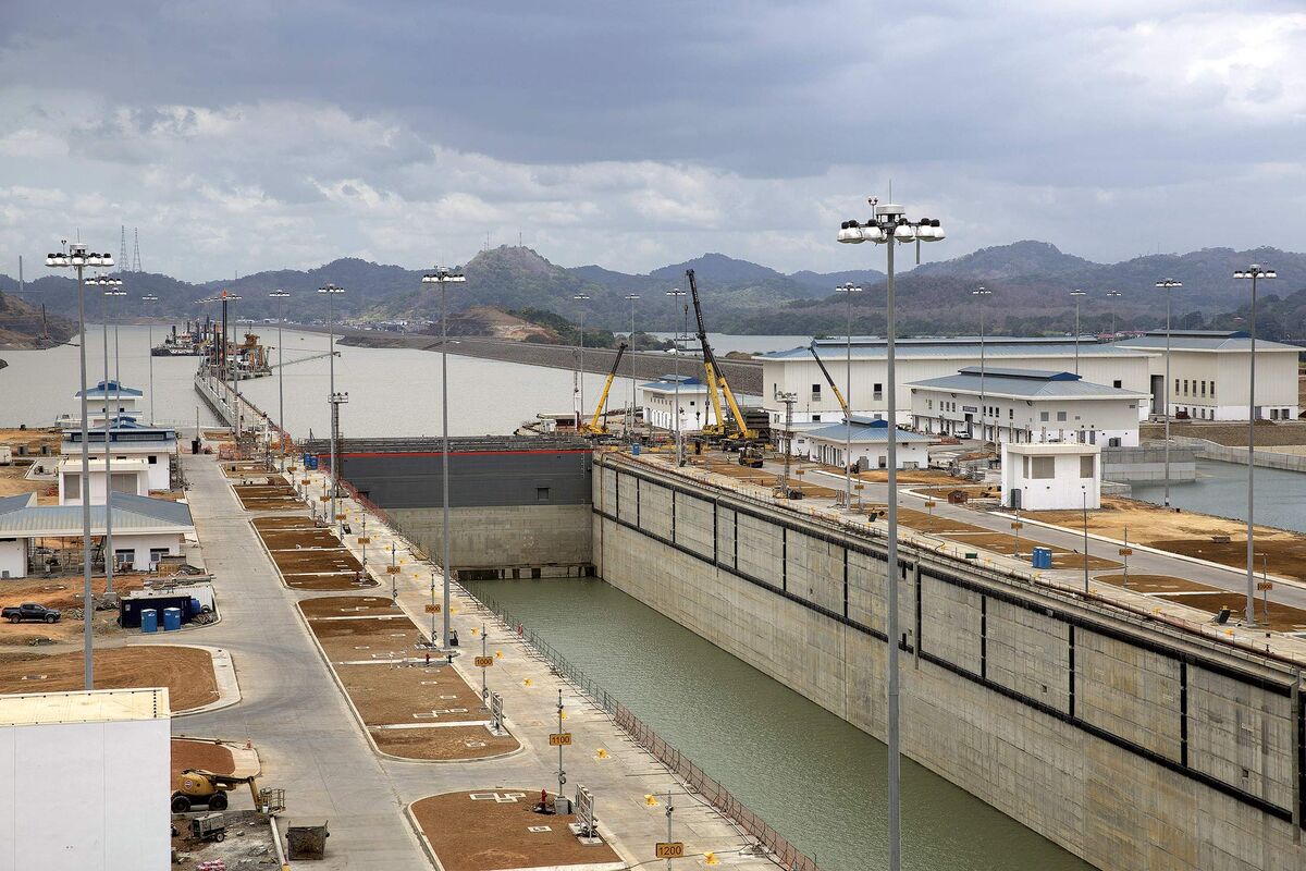 Panama Canal’s $5 Billion Face-Lift Expands Passage - Bloomberg