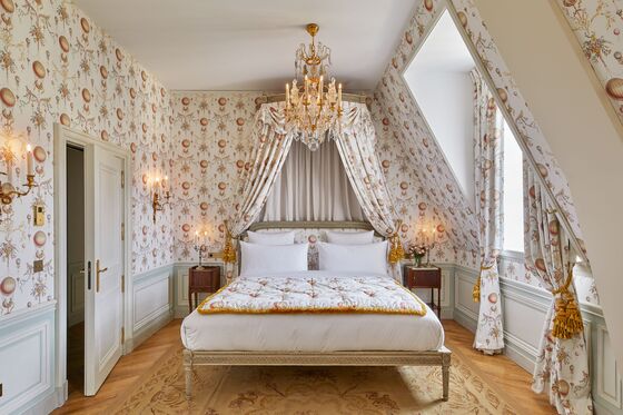 Live Like an Actual King in This Hotel on the Grounds of Versailles