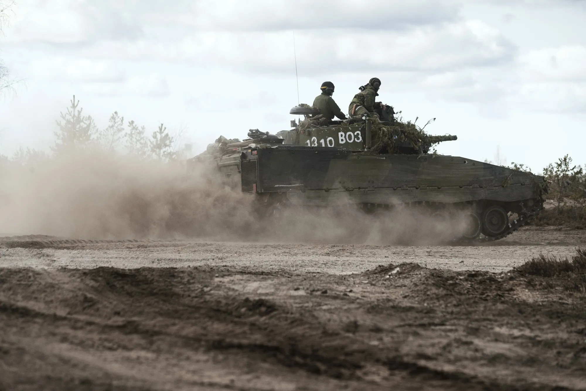 Estonia Targets 4% of GDP for Defense Spending to Deter Russia - Bloomberg