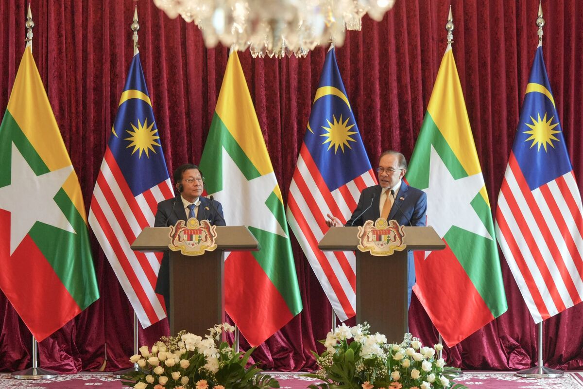 Malaysia Gets Myanmar Vow on Refugees But Still Does Not Recognize Regime