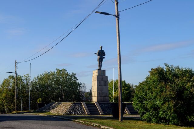A statue was erected in honor of the Soviet troops who liberated Kirkenes during World War II.