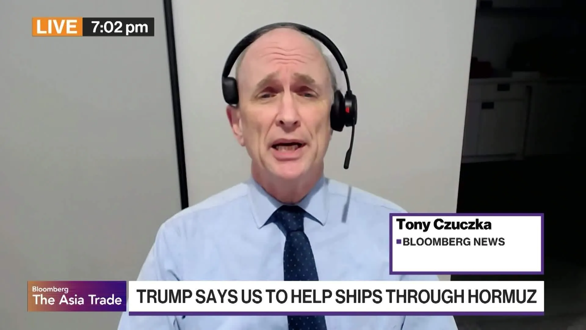 Watch Trump: US to Start Guiding Trapped Ships Through Hormuz - Bloomberg