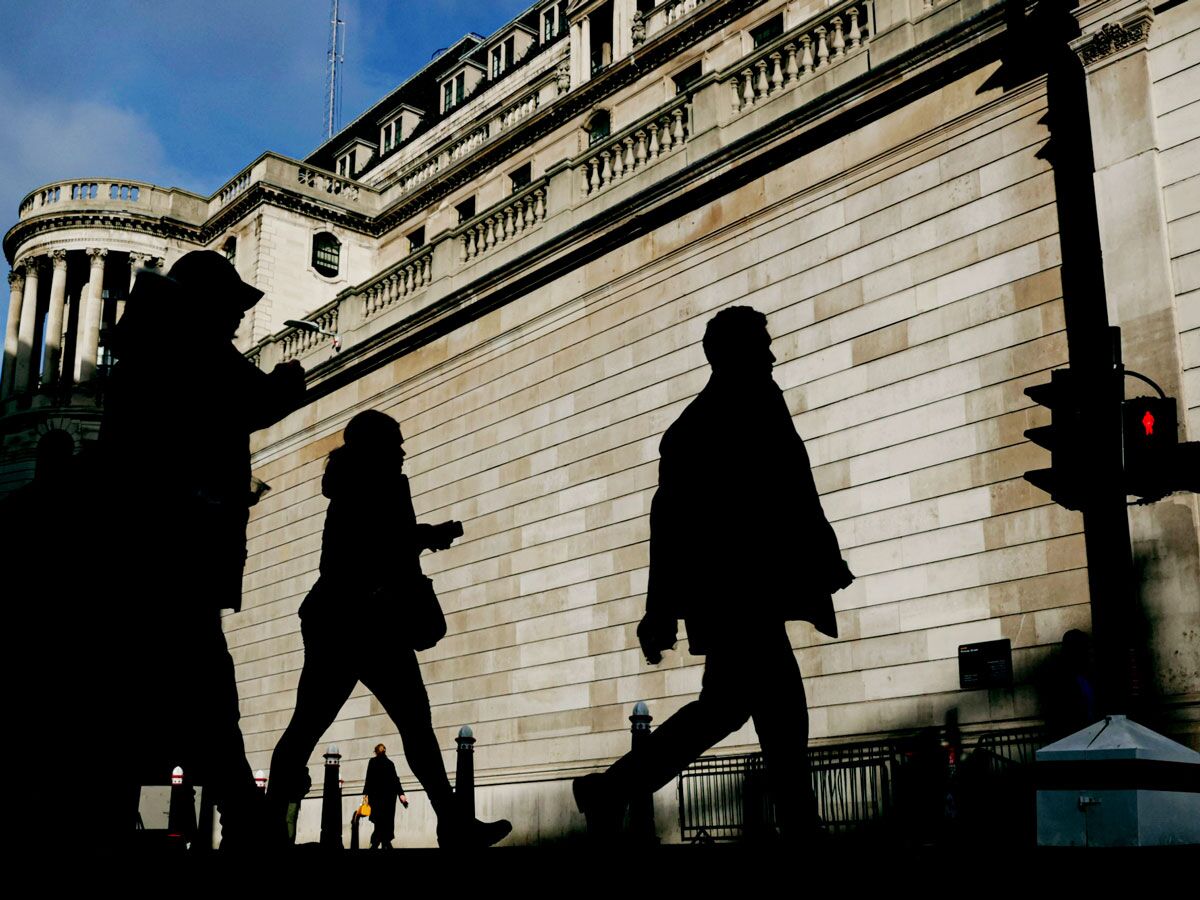 Are You Safe Uk Firms Cutting Staff At Fastest Pace Since February - 72yjqgs