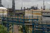 Oil Refineries in Mumbai as Refiners Buy Oil Elsewhere After Russia Pause