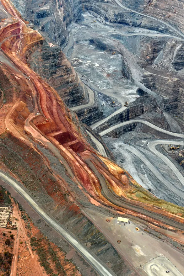 The Fimiston Open Pit mine, known as the Super Pit, stands in this aerial photograph taken above Kalgoorlie, Australia, on Monday, Aug. 3, 2015.&nbsp;