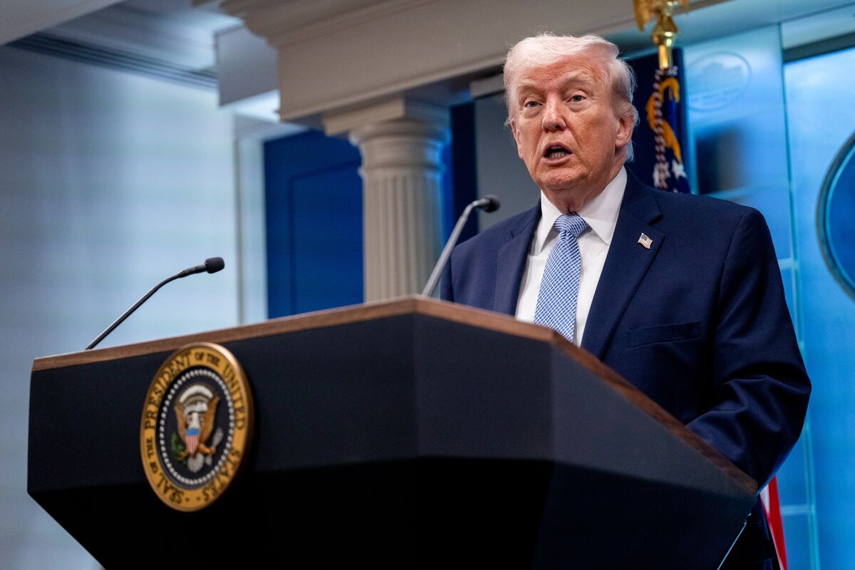 Trump Agrees to Two-Week Iran Ceasefire to Finalize Talks