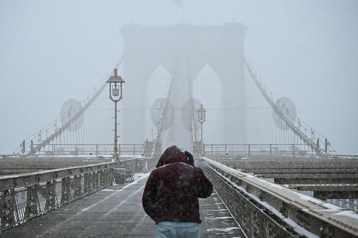 
                            ‘Super Bomb’ Blizzard Aims Heavy Snow at New York, Northeast